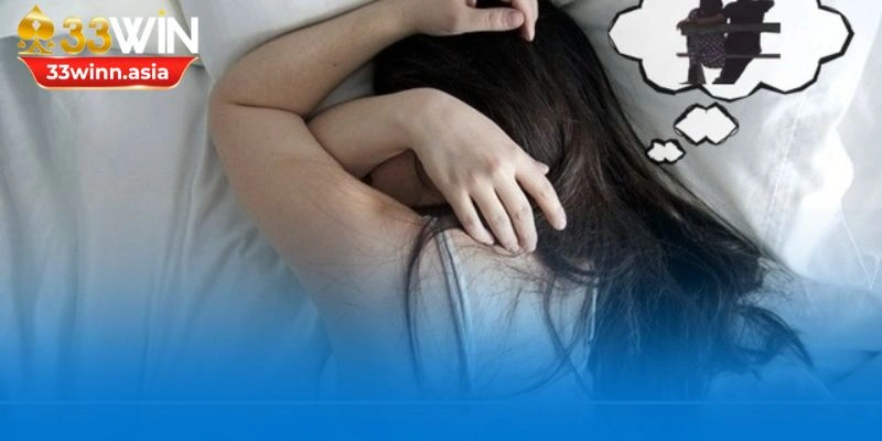 Mộng thấy người yêu cũ cười với mình cho thấy kỷ niệm trong quá khứ